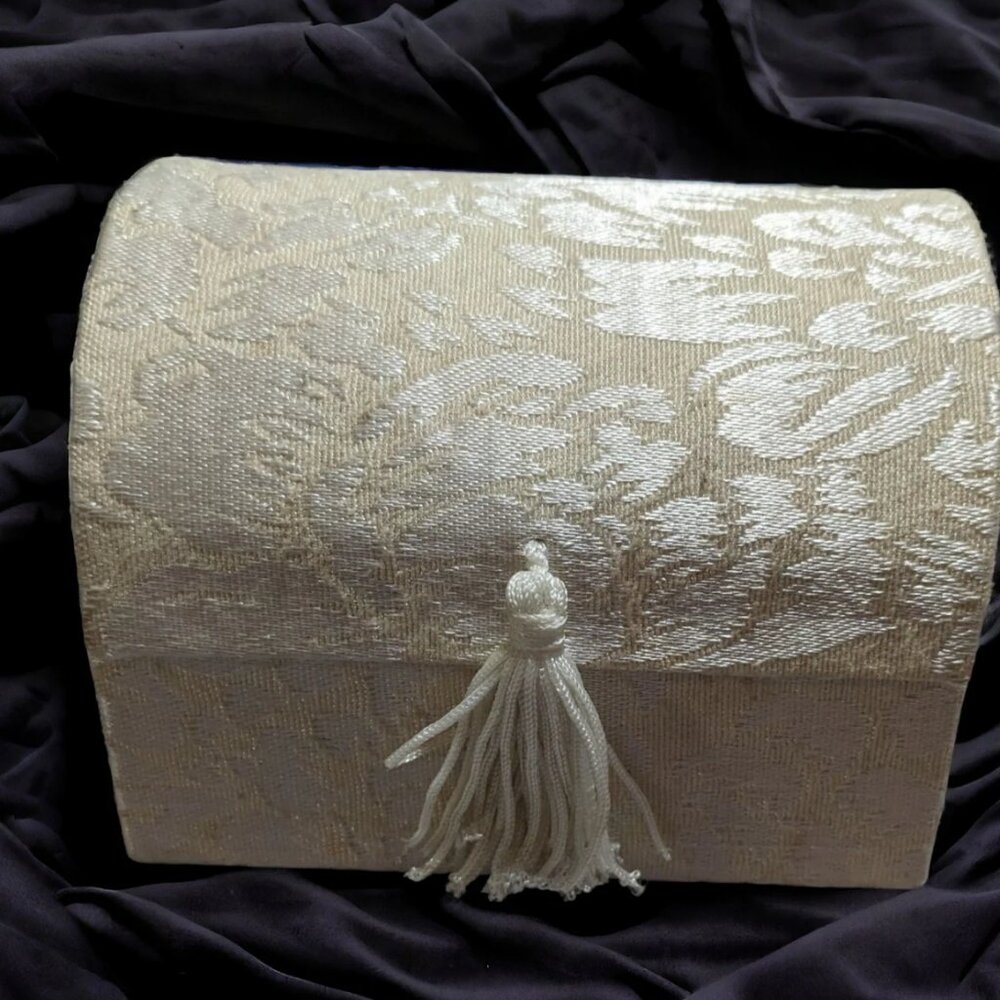 Glass Angel Worry Box - Picture 4 of 4